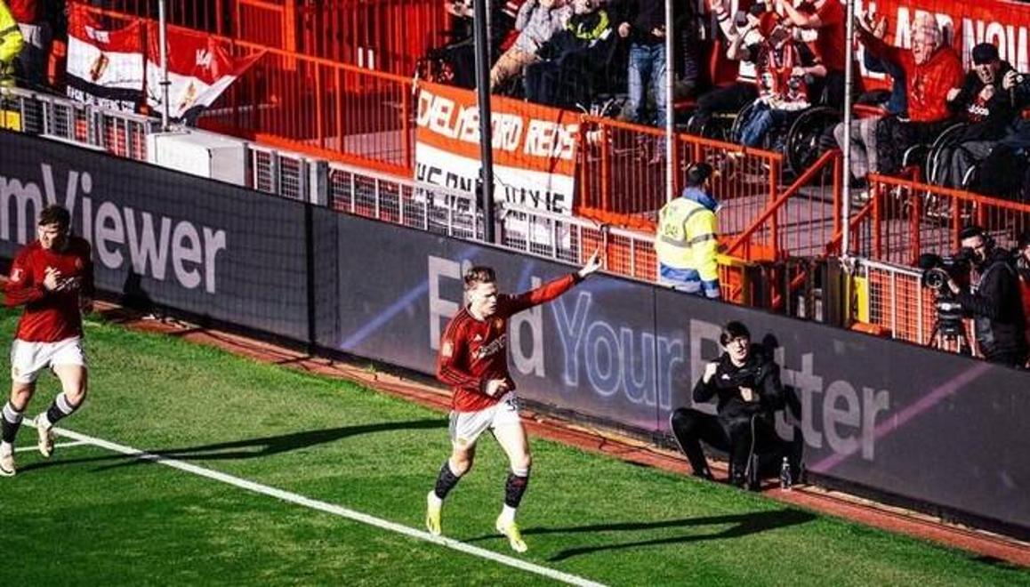 阿森纳主场大捷，球员赛后激动庆祝胜利，那个状态包括主题感觉实现.的简单介绍